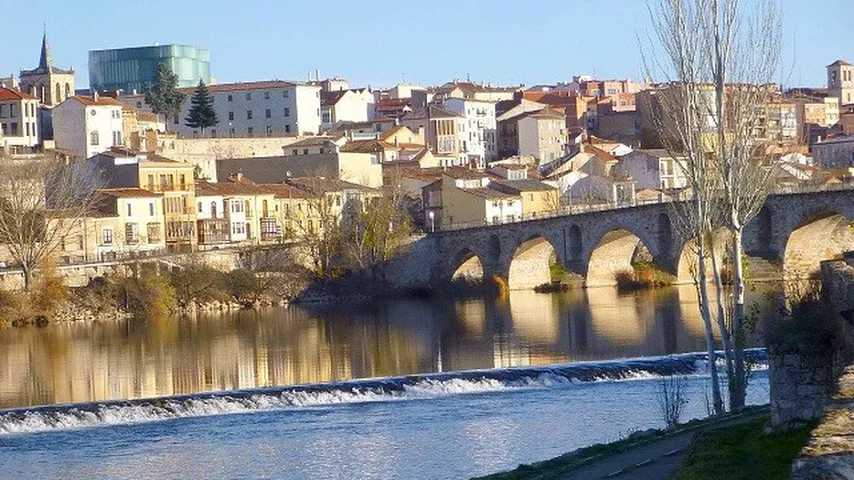 No te pierdas en otoño la ruta modernista de Zamora. (Foto: Wikimedia)