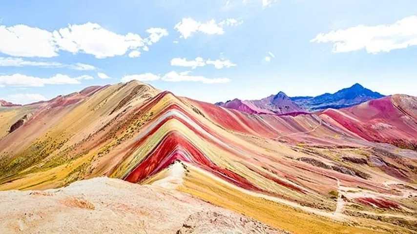 La Montaña Arcoíris de Perú es una maravilla. (Foto: Envato)