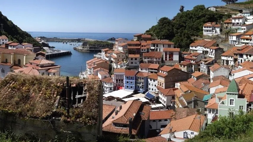 Cudillero uno de los pueblos marineros más bonitos de Asturias. (Foto: Wikimedia)