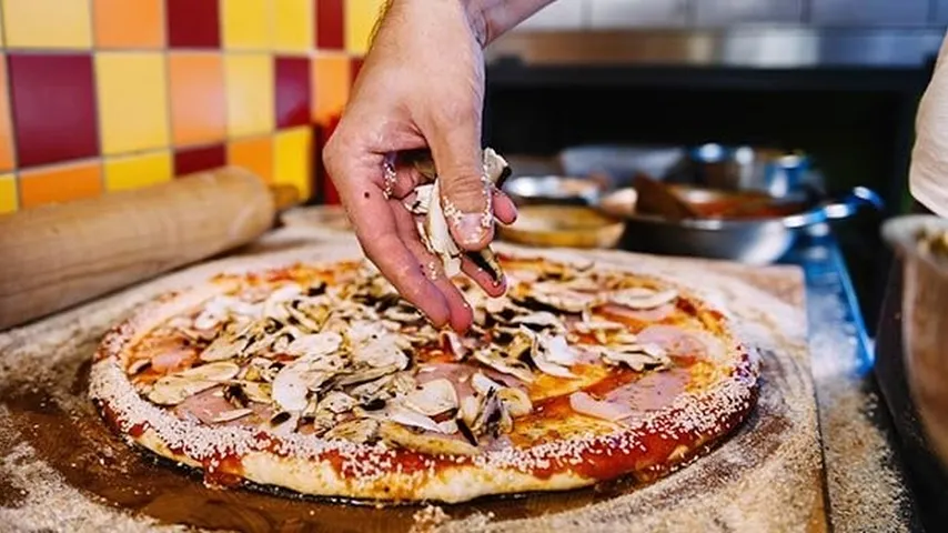 La mejor pizza de España se encuentra en Tomelloso. (Foto: Envato)