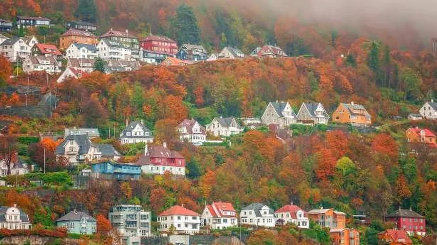 Bergen, la ciudad más lluviosa de Europa. (Foto: Envato)