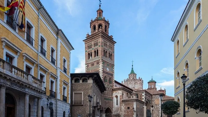 Mira esta breve guía de los tesoros de Teruel por descubrir este otoño. (Foto: Wikimedia)