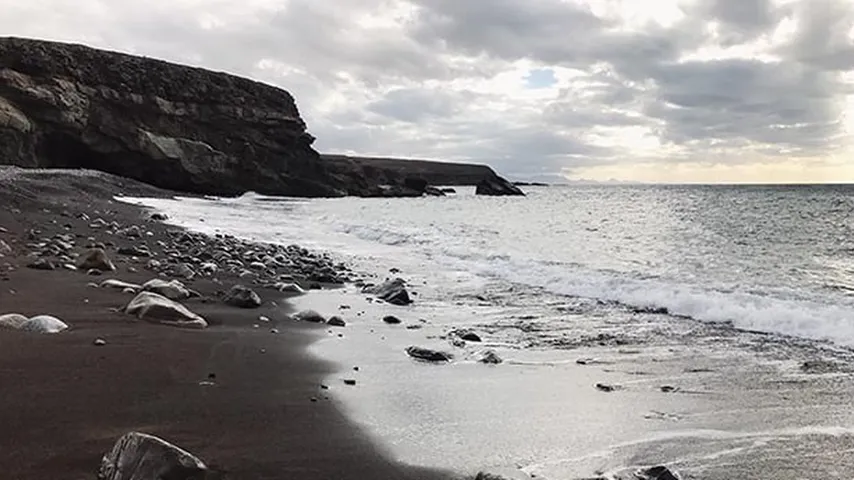 La playa de Güi Güi, un paraíso en Gran Canario. (Foto: Envato)