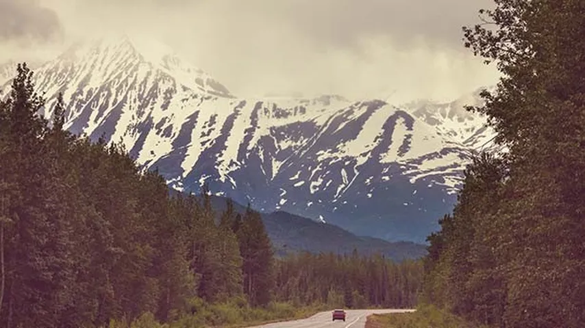 La autopista Dalton es una de las más lejanas y solitarias del planeta. (Foto: Envato)