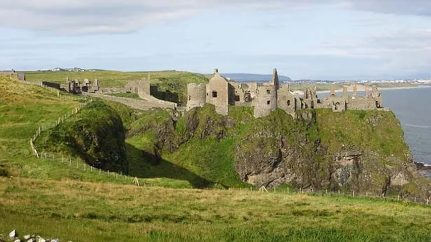 El castillo de Dunluce en Irlanda del Norte. (Foto: Pixabay)