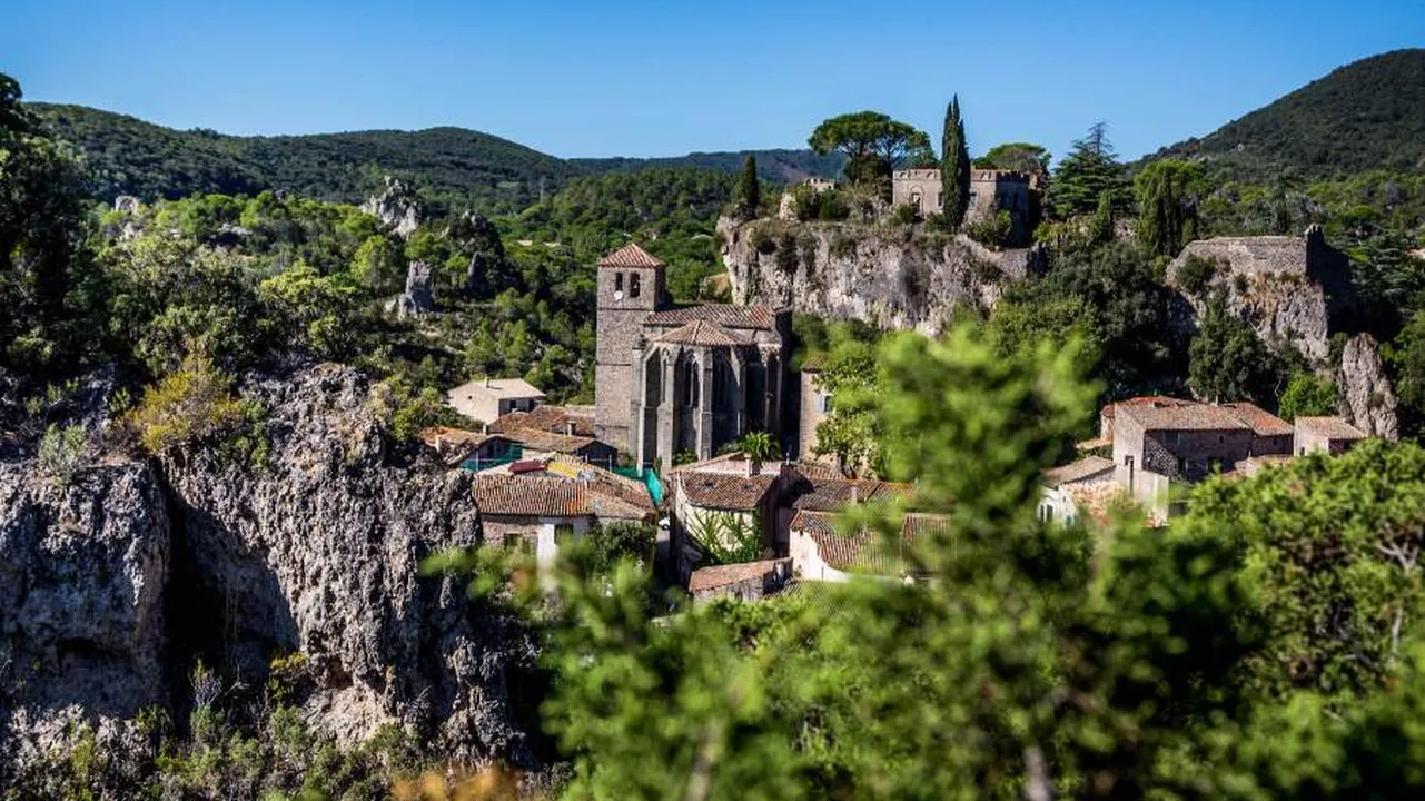 Su proximidad a España lo convierte en una opción ideal para una escapada corta en cualquier época del año.